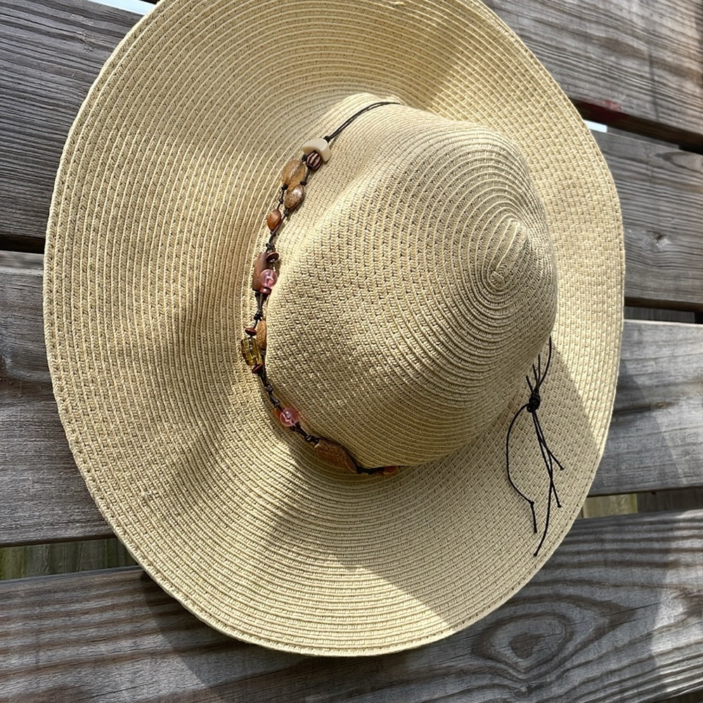 Sun Hat- like new!